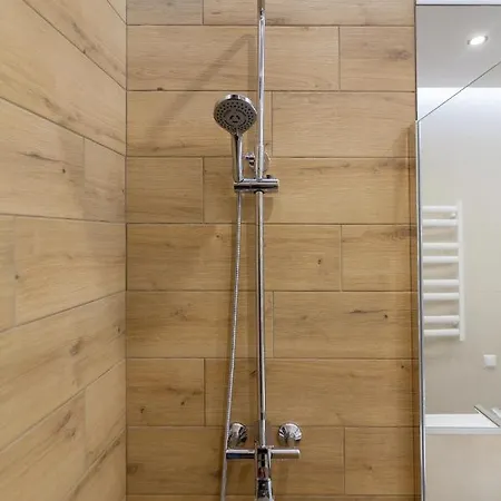 Royal Vip On Pidmurna 24 *