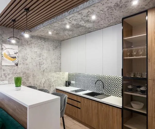 Royal Vip On Pidmurna 24