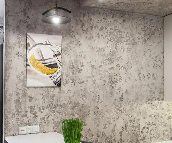 Royal Vip On Pidmurna 24 *